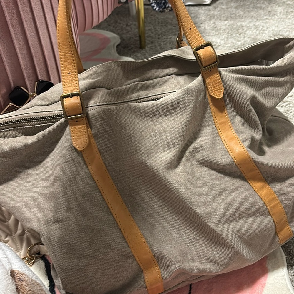 Tote bag with leather strap